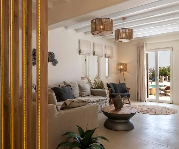 Veneta & Willa Mykonos Town