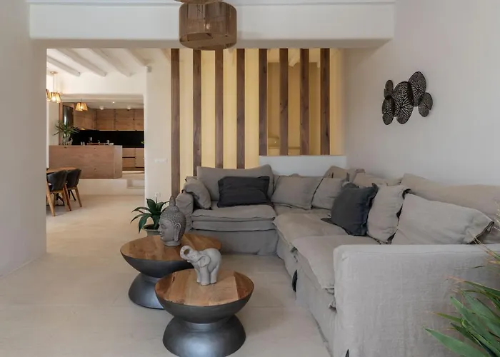 Veneta & Willa Mykonos Town