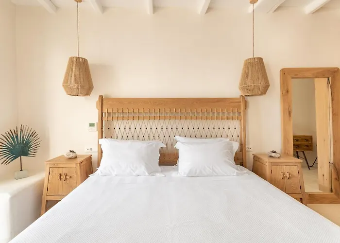 Veneta & Mykonos Town