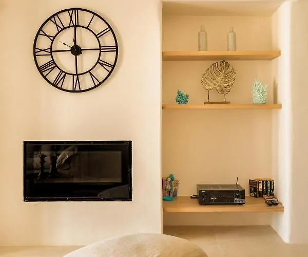 Veneta & Mykonos Town