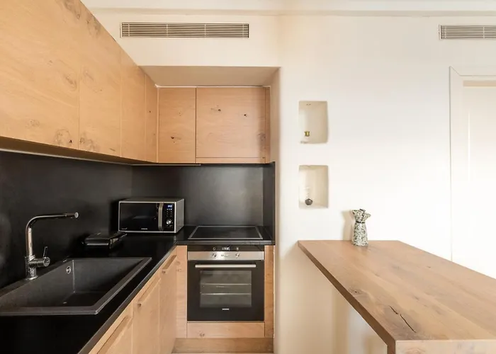 Veneta & Mykonos Town