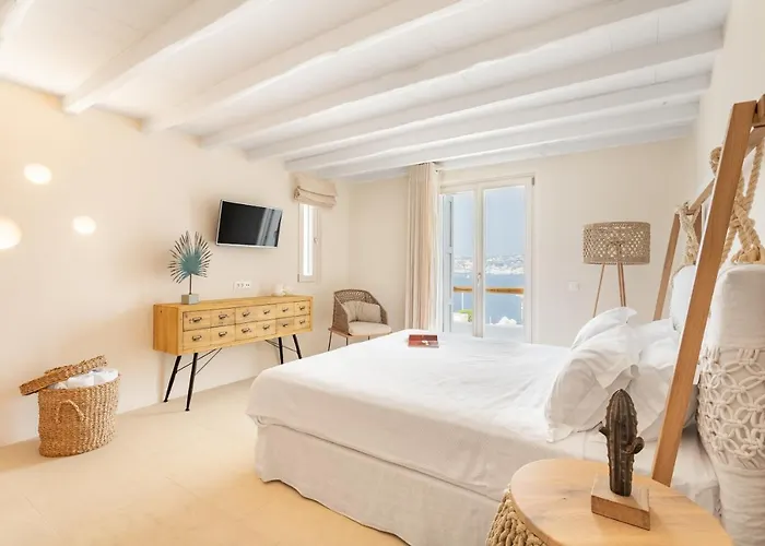 Veneta & Mykonos Town