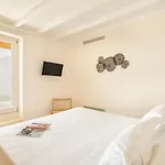 Veneta & Villa Mykonos Town