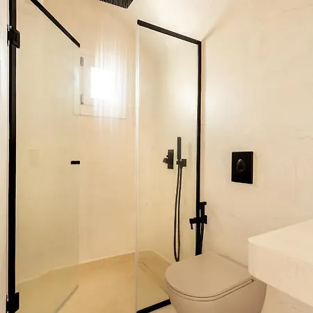 Veneta & Mykonos Town