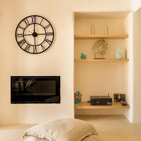 Veneta & Mykonos Town