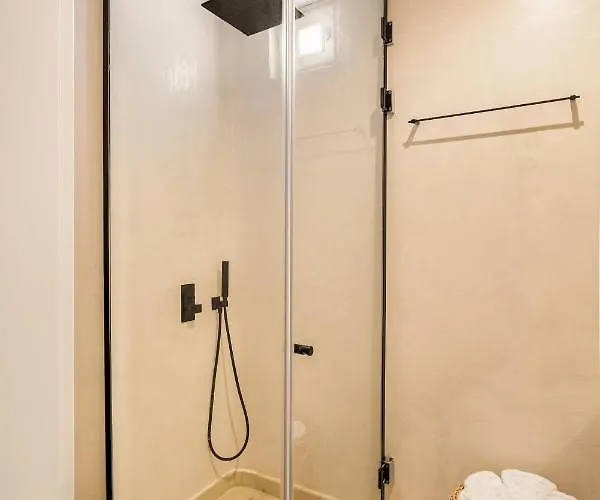 Veneta & Mykonos Town